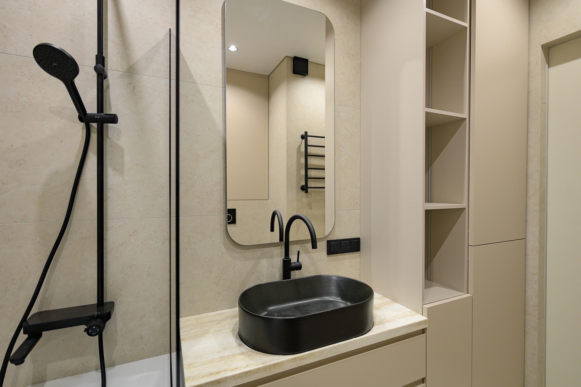 APARTMENT 64 m2 — 5